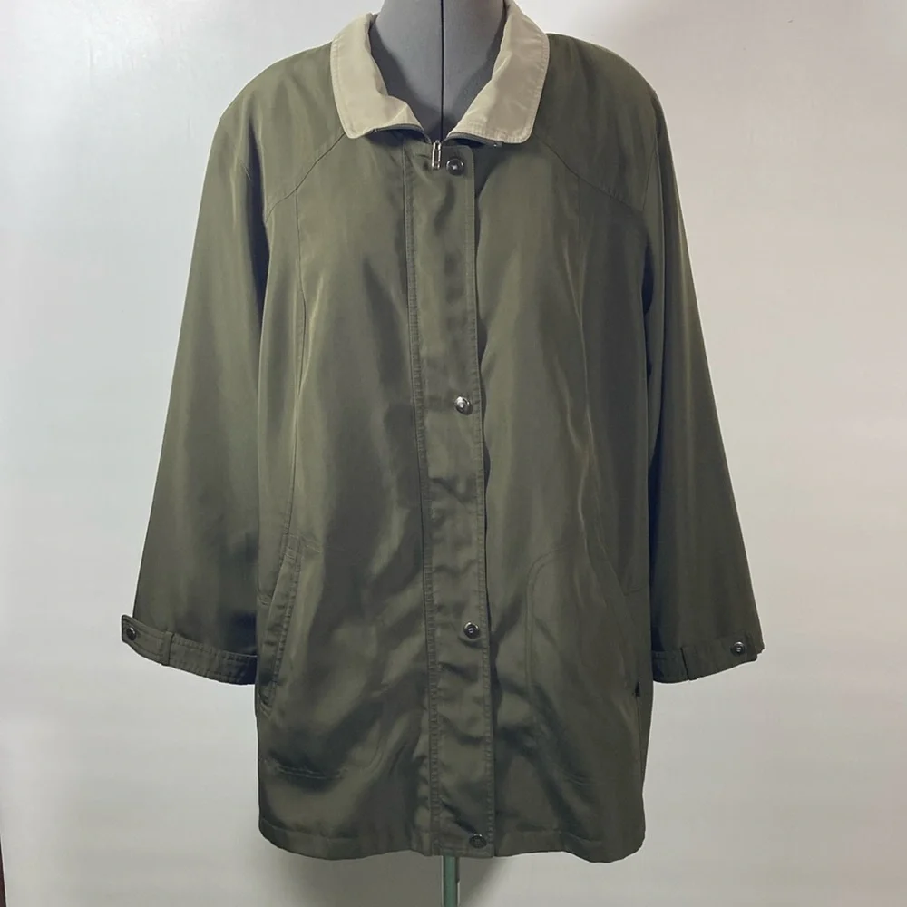 Gallery Coat Women Size 1X Green Zipper & Snap Front Snap Cuffs